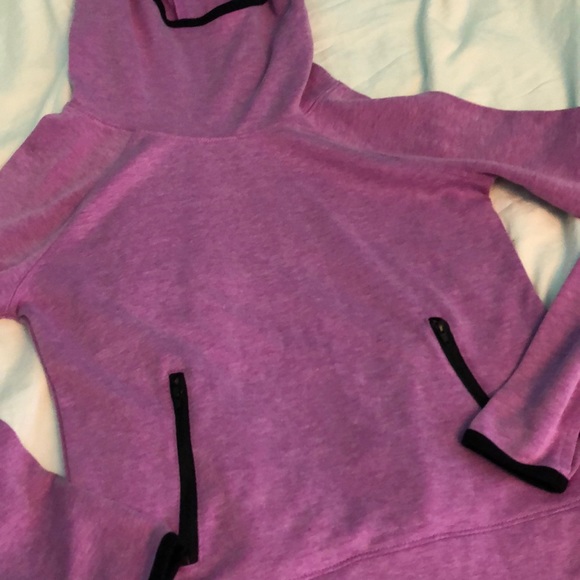 New light purple jogging sweater or workout - Picture 2 of 2